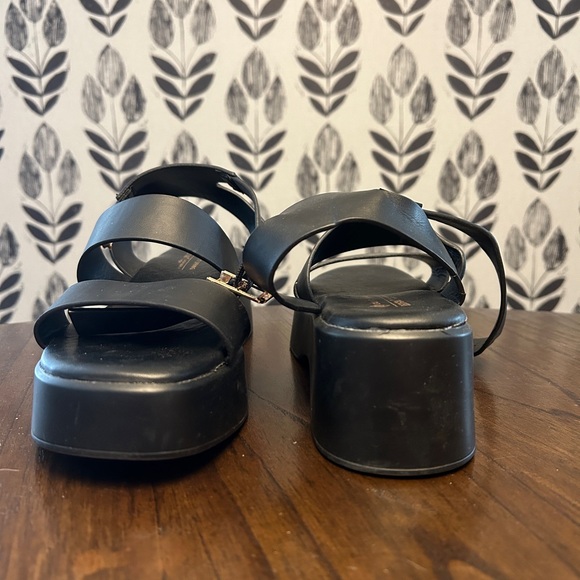 Call it Spring platform sandals - Picture 3 of 5